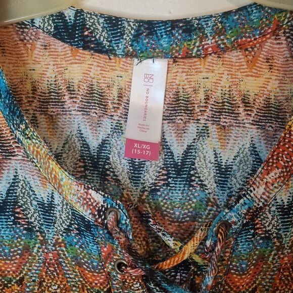 No Boundaries Multicolor Zigzag Sleeveless Blouse size XL - Picture 2 of 6